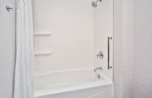 Belleville Hotel | Holiday Inn Express Hotel & Suites Belleville by IHG