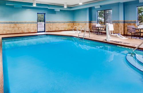 Coralville Hotel | Holiday Inn Express Hotel & Suites Coralville by IHG