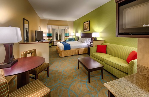 Red Bluff Hotel | Holiday Inn Express Hotel & Suites Red Bluff-South Redding by IHG