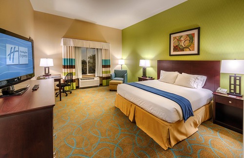 Red Bluff Hotel | Holiday Inn Express Hotel & Suites Red Bluff-South Redding by IHG