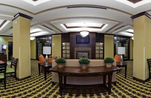 Walton Hotel | Holiday Inn Express Hotel & Suites Richwood-Cincinnati South by IHG