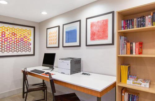 Bishop Hotel | Holiday Inn Express Hotel & Suites Bishop by IHG