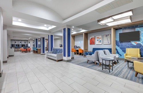 Winnie Hotel | Holiday Inn Express Hotel & Suites Winnie by IHG