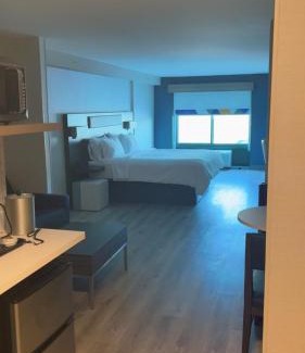 Drums Hotel | Holiday Inn Express Hotel & Suites Drums-Hazelton by IHG