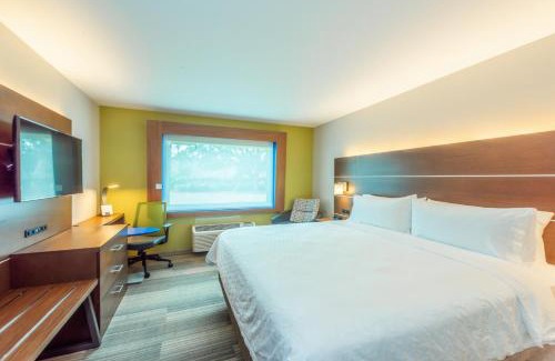 Trailer Estates Hotel | Holiday Inn Express Hotel & Suites Bradenton West by IHG