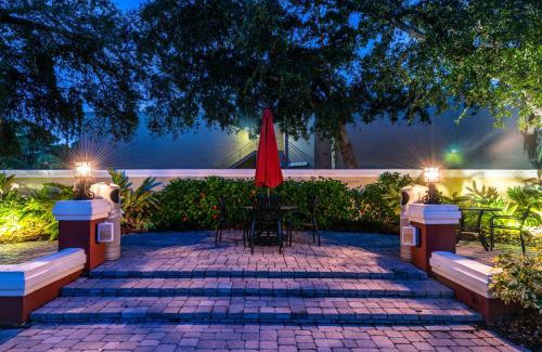 Trailer Estates Hotel | Holiday Inn Express Hotel & Suites Bradenton West by IHG
