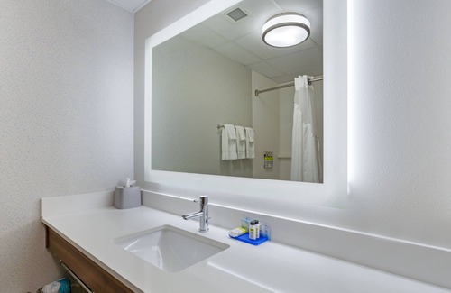 Harrison Hotel | Holiday Inn Express Hotel & Suites Harrison by IHG
