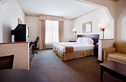Hiawassee Hotel | Holiday Inn Express Hotel & Suites Hiawassee by IHG