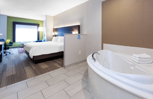 Woodhaven Hotel | Holiday Inn Express Hotel & Suites Woodhaven by IHG