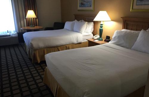 Kitty Hawk Hotel | Holiday Inn Express Kitty Hawk - Outer Banks by IHG
