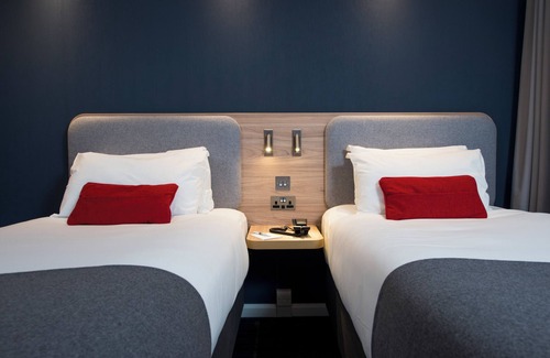 Hammersmith Hotel | Holiday Inn Express London Hammersmith by IHG