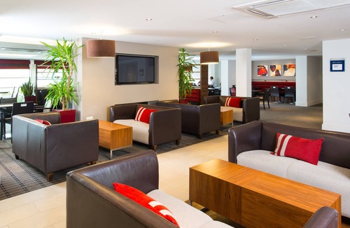 Willen Hotel | Holiday Inn Express Milton Keynes by IHG