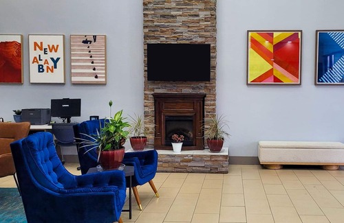 New Albany Hotel | Holiday Inn Express New Albany by IHG
