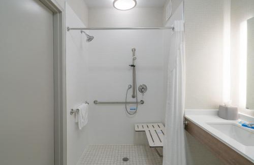 Radcliff Hotel | Holiday Inn Express Radcliff Fort Knox by IHG