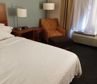 Brandermill Hotel | Holiday Inn Express Richmond-Brandermill-Hull Street by IHG