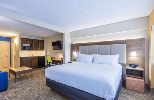 Saint John Hotel | Holiday Inn Express Saint John Harbour Side by IHG