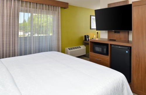 Santa Rosa Hotel | Holiday Inn Express - Santa Rosa North by IHG