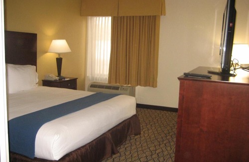 Central Scottsdale Hotel | Holiday Inn Express Scottsdale North by IHG