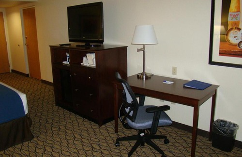 Central Scottsdale Hotel | Holiday Inn Express Scottsdale North by IHG