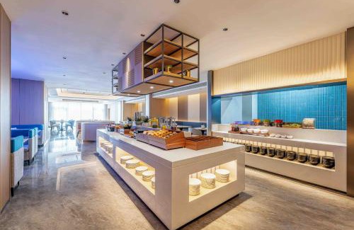 Pudong Hotel | Holiday Inn Express Shanghai PVG Airport Zhuqiao - Free shuttle bus to Pudong Airport and Disneyland