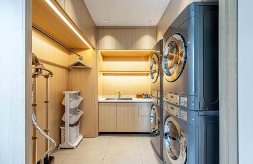 Pudong Hotel | Holiday Inn Express Shanghai PVG Airport Zhuqiao - Free shuttle bus to Pudong Airport and Disneyland