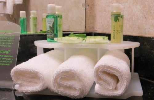 Simi Valley Hotel | Holiday Inn Express Simi Valley by IHG