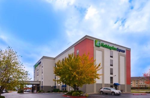 Fayetteville Hotel | Holiday Inn Express & Suites Fayetteville University of Arkansas Area by IHG