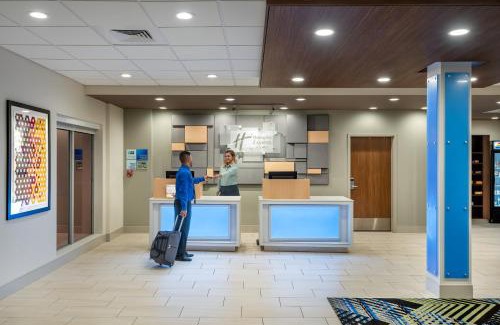 Punta Gorda Hotel | Holiday Inn Express & Suites - Punta Gorda by IHG