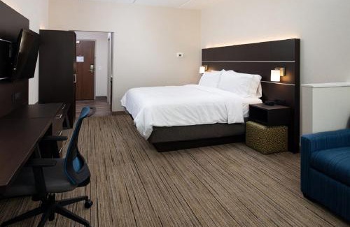 Romeoville Hotel | Holiday Inn Express & Suites - Romeoville - Joliet North by IHG