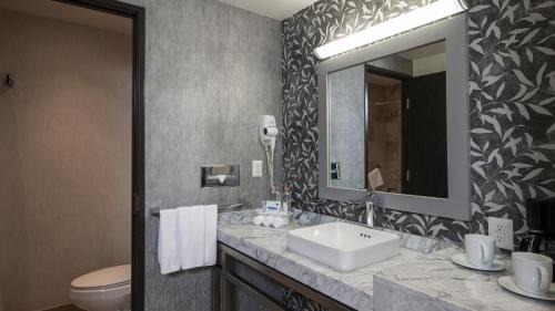Downtown Queretaro Hotel | Holiday Inn Express & Suites Queretaro by IHG