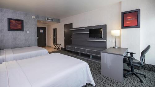 Downtown Queretaro Hotel | Holiday Inn Express & Suites Queretaro by IHG