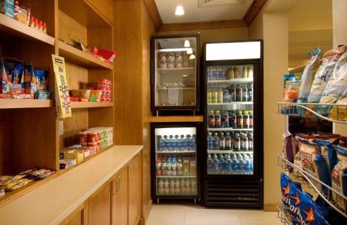 Jefferson Manor Hotel | Holiday Inn Express & Suites Alexandria - Fort Belvoir by IHG