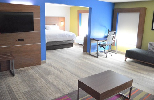Batesville Hotel | Holiday Inn Express & Suites Batesville by IHG