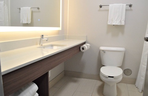 Batesville Hotel | Holiday Inn Express & Suites Batesville by IHG
