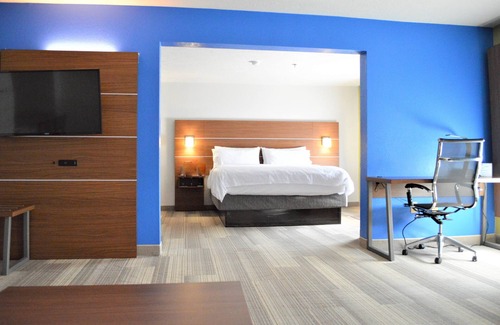 Batesville Hotel | Holiday Inn Express & Suites Batesville by IHG