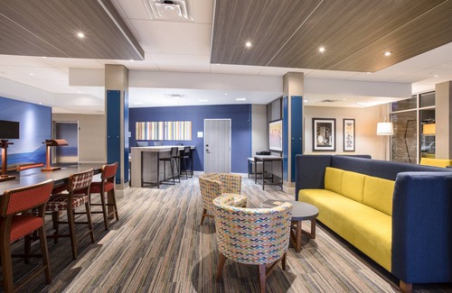 Brighton Hotel | Holiday Inn Express & Suites Denver Ne - Brighton by IHG