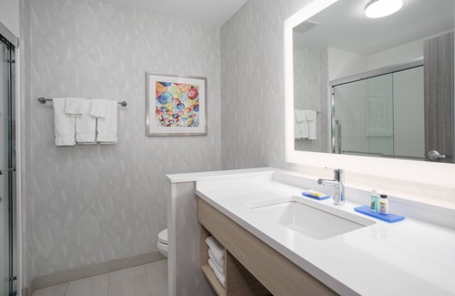 Brighton Hotel | Holiday Inn Express & Suites Denver Ne - Brighton by IHG