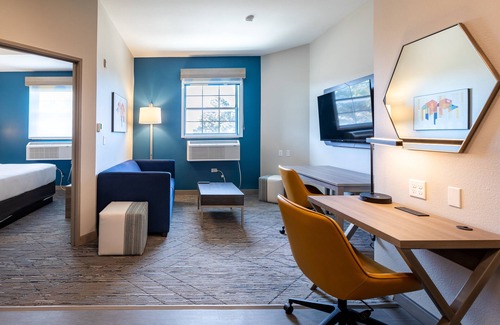 Meridian Hotel | Holiday Inn Express & Suites Englewood Denver South by IHG