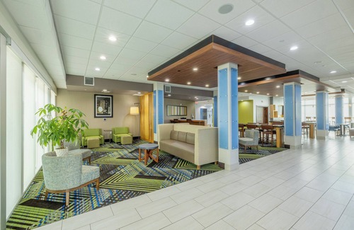 Lindale Hotel | Holiday Inn Express & Suites Lindale – Tyler by IHG