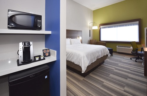 Southeast Orlando Hotel | Holiday Inn Express & Suites - Orlando - Southeast by IHG