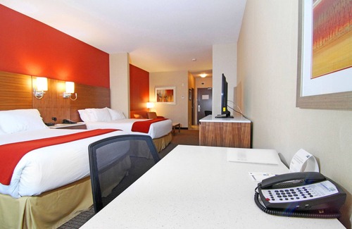 Banff Trail Hotel | Holiday Inn Express & Suites Calgary NW - University Area by IHG