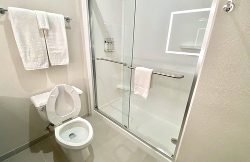 Elyria Hotel | Holiday Inn Express & Suites Elyria by IHG