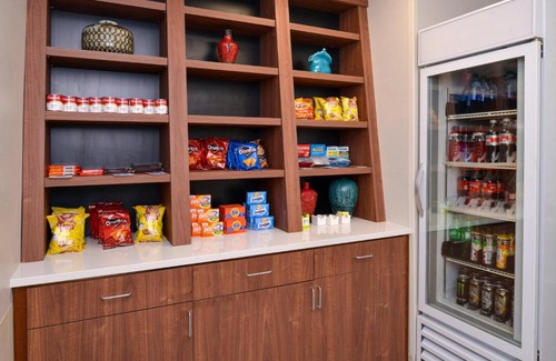 Pueblo Hotel | Holiday Inn Express & Suites Pueblo by IHG
