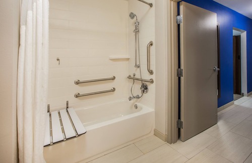 Troy Hotel | Holiday Inn Express & Suites Troy by IHG