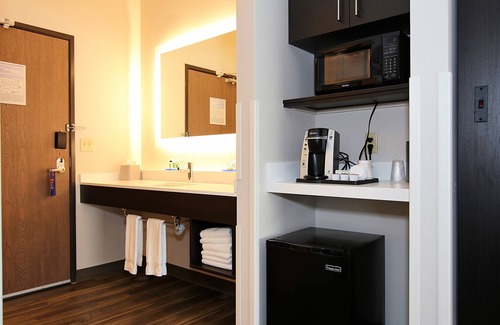 Ashland Hotel | Holiday Inn Express & Suites Ashland by IHG