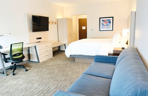 Blythe Hotel | Holiday Inn Express & Suites Blythe by IHG