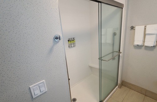 Chico Hotel | Holiday Inn Express & Suites Chico by IHG