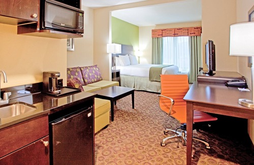Clemson Hotel | Holiday Inn Express & Suites Clemson by IHG