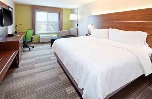 Clovis Hotel | Holiday Inn Express & Suites Clovis-Fresno Area by IHG