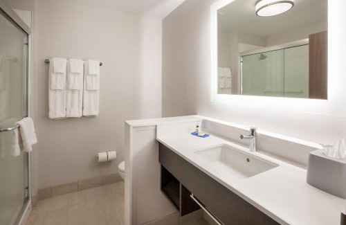 Miramar Hotel | Holiday Inn Express & Suites - Miramar by IHG